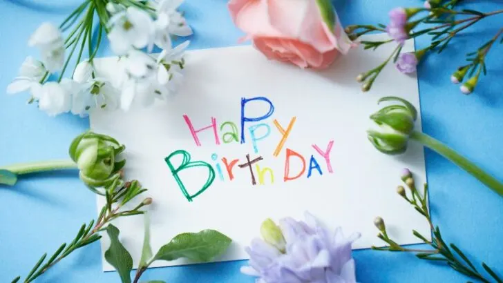 50 Great Messages to Write in a Birthday Card for a Friend  